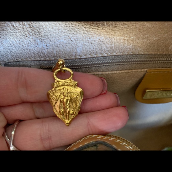 Authentic Gucci Vintage 👜👑 - Picture 6 of 8